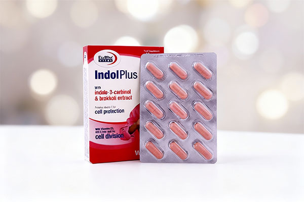 کپسول ایندول پلاس یوروویتال روی سطح سفید