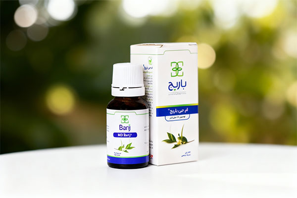 لوسیون ام جی باریج اسانس روی سطح سفید