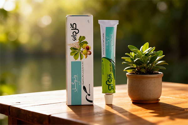 کرم ونوگل گل دارو کنار گیاه طبیعی