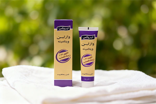 کرم وازلین ویتامینه ایروکس روی پارچه سفید