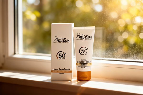 ضد آفتاب رنگی SPF50 مدیسان در کنار نور آفتاب