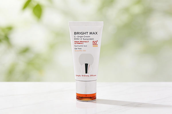 کرم ضد آفتاب ویتامین سی برایت مکس SPF50 رنگی