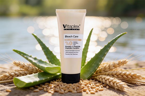 نرم کننده موی دکلره ویتاپلکس در کنار مواد طبیعی