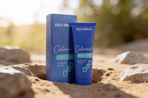 تصویر کرم کالامین دئودراگ روی سطح سفید