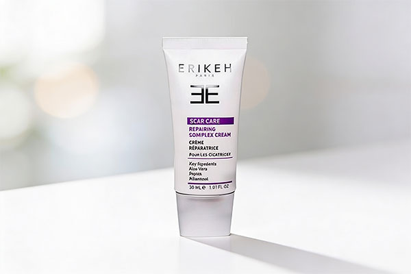 کرم ترمیم کننده اریکه روی سطح سفید