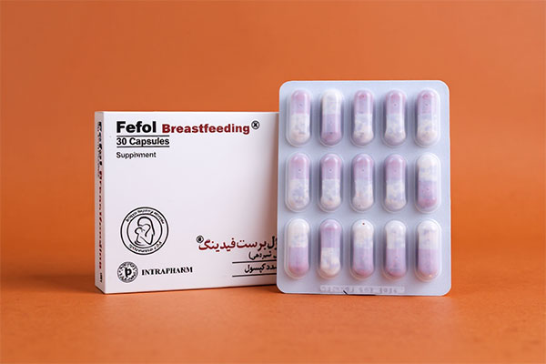 مادر و نوزاد با کپسول ففول برست فیدینگ برای شیردهی