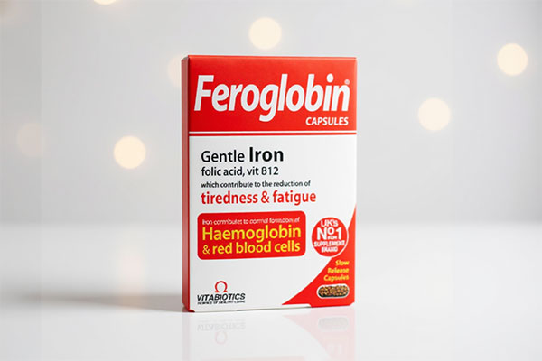 کپسول فروگلوبین ب 12 ویتابیوتیکس روی سطح سفید