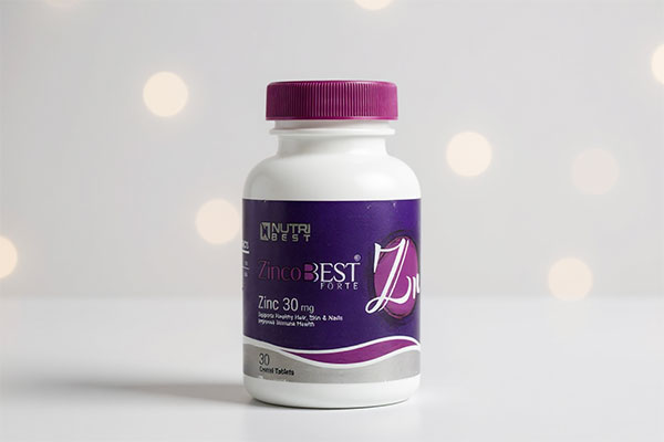 قرص زینکوبست فورت نوتری بست روی سطح سفید