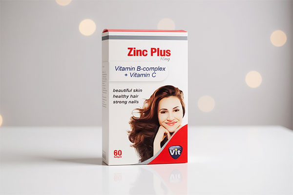 کپسول زینک پلاس 10 استار ویت روی سطح سفید