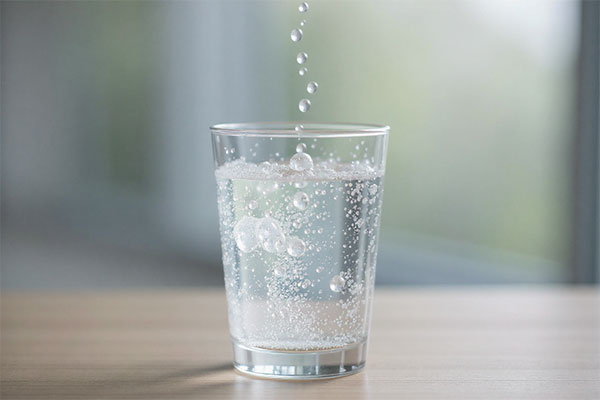 قرص جوشان ویتامین سی 500 های هلث در حال حل شدن در آب