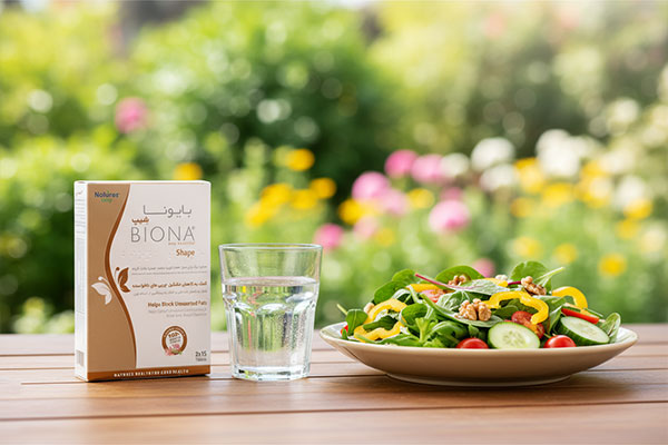 قرص بایونا شیپ نیچرز اونلی کنار لیوان آب و سالاد