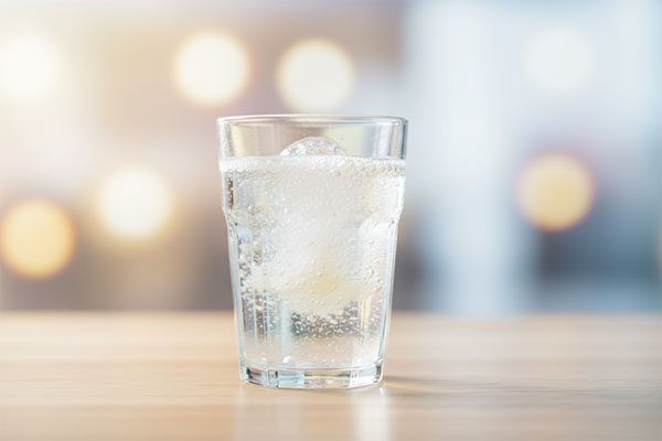 قرص جوشان کلسیم و ویتامین D3 نکستایل در حال حل شدن در آب