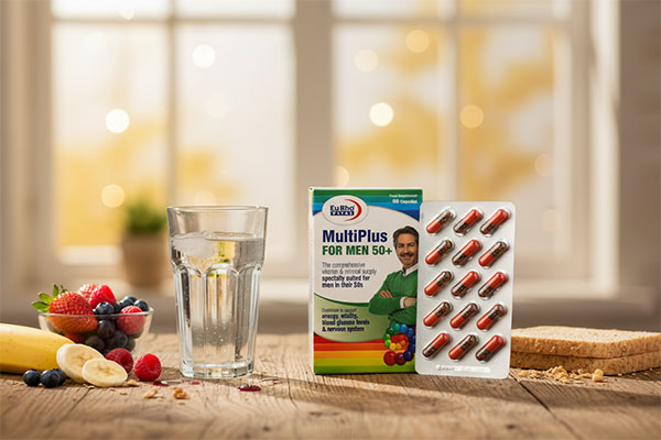 کپسول مولتی ویتامین بالای 50 سال مردان یوروویتال کنار صبحانه سالم