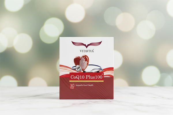 کپسول کوکیوتن پلاس 100 ویتاویوا روی سطح مرمر سفید