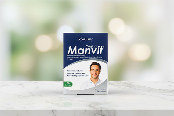 کپسول من ویت اورجینال ویواتیون روی سطح مرمر سفید