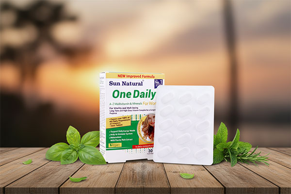 قرص وان دیلی بانوان سان نچرال در کنار عناصر طبیعی