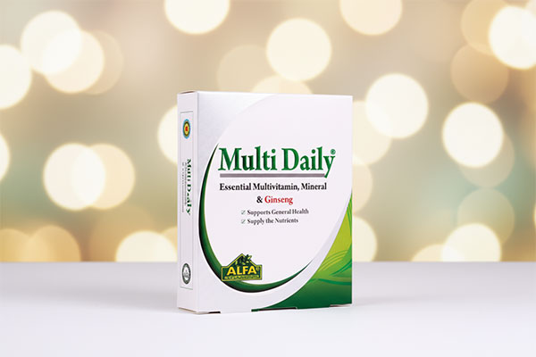 قرص مولتی دیلی آلفا ویتامینز 30 عددی روی سطح سفید