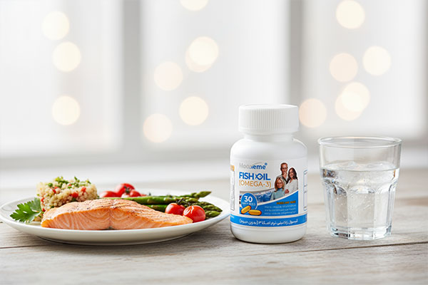 کپسول امگا 3 مونم همراه با وعده غذایی سالم