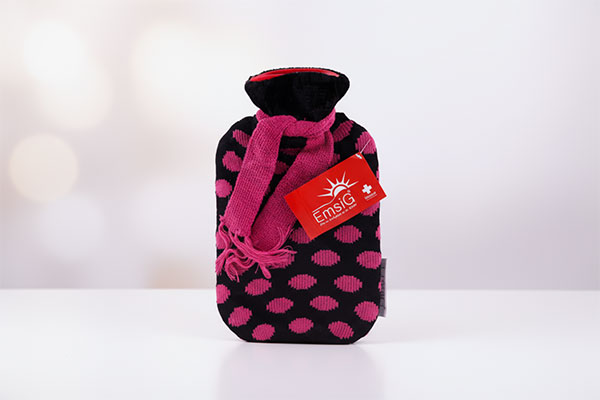 نمای نزدیک کیسه آب گرم امسیگ مدل HB202 Plus خال خالی