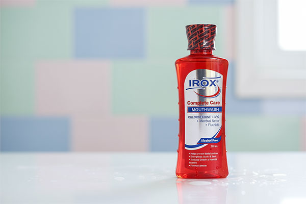 دهانشویه کامل ایروکس مدل Complete Care روی میز حمام