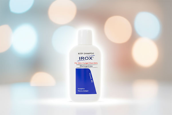 شامپو بدن ضد قارچ ایروکس در پسزمینه سفید
