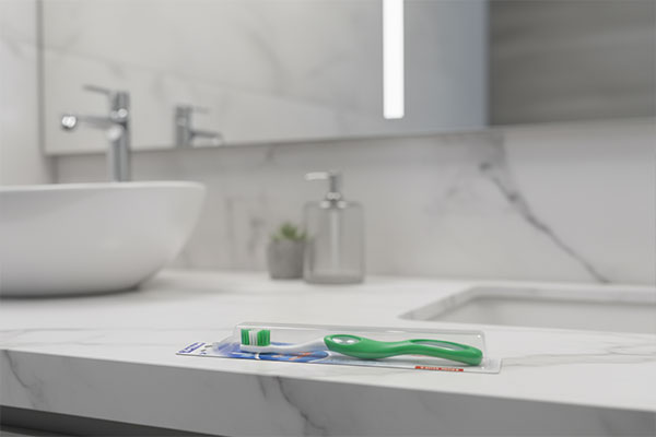 مسواک تاشو متوسط تریزا با طراحی محافظ برس