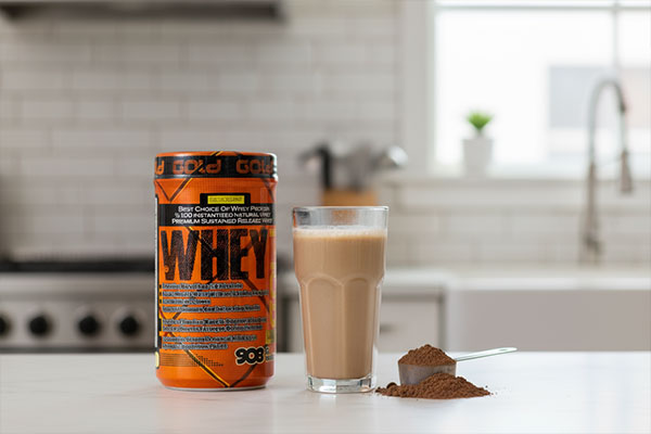 پودر پروتئین وی گلد ژن استار کنار شیک پروتئینی آماده