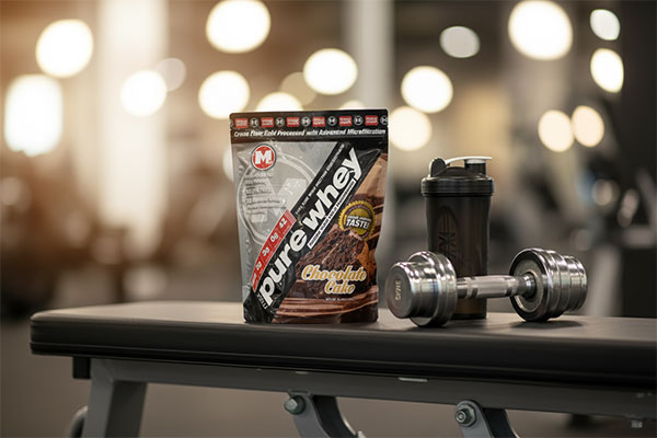 پودر پروتئین وی مکس ماسل نوتریشن در محیط باشگاه