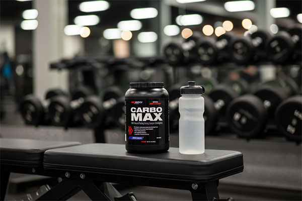 پودر کربو مکس ماسل نوتریشن در محیط ورزشی