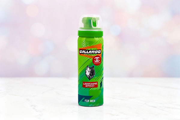 اسپری تاخیری گالاردو شنل روی سطح مرمر سفید