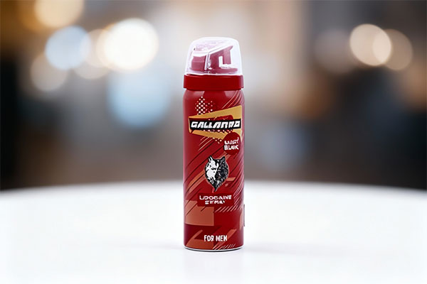 اسپری تاخیری گالاردو مون بلان روی سطح سفید