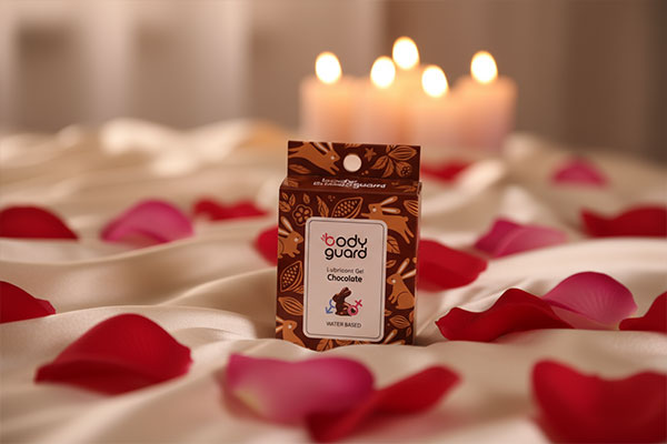 ژل روان‌کننده شکلاتی بادیگارد در محیط رمانتیک