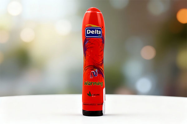 ژل لوبریکانت Warming دلتا روی سطح سفید