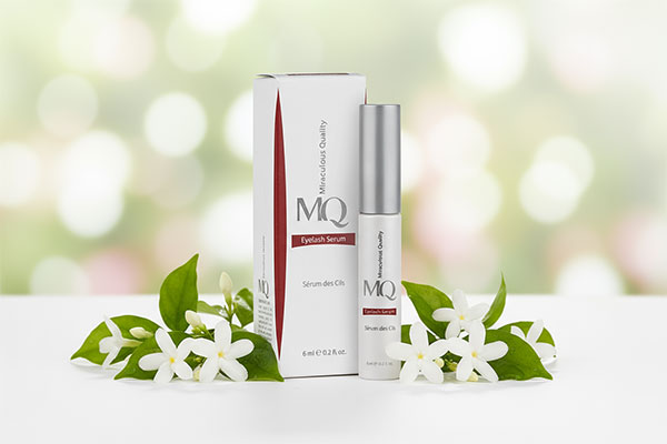کاربرد سرم تقویت مژه ام کیو روی مژه‌ها