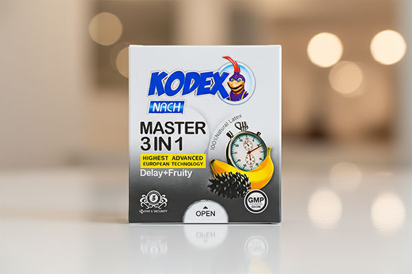 نمای نزدیک از کاندوم سه کاره کدکس مدل مستر