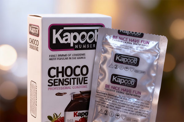 نمای نزدیک از کاندوم نوتلا کاپوت با جزئیات کیفیت بالا