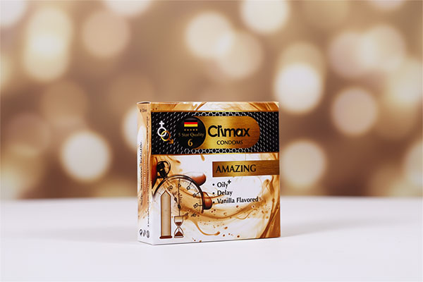 کاندوم تاخیری وانیل کلایمکس 3 عددی روی سطح سفید