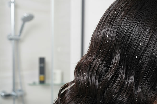 موهای درخشان و نرم با شامپو تقویتکننده لامینین