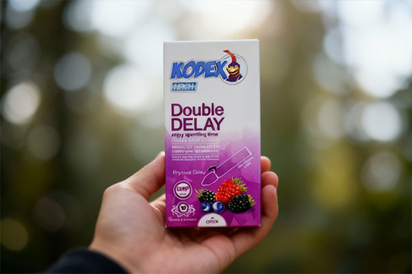 کاندوم دابل دیلی کدکس در دست