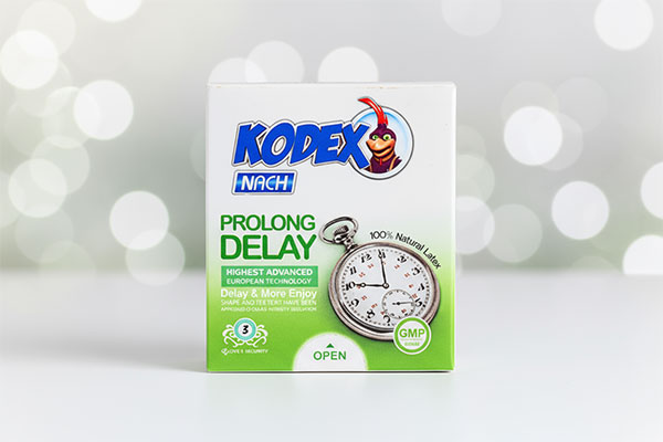 کاندوم تاخیری پرولانگ دیلی کدکس 3 عددی روی سطح سفید