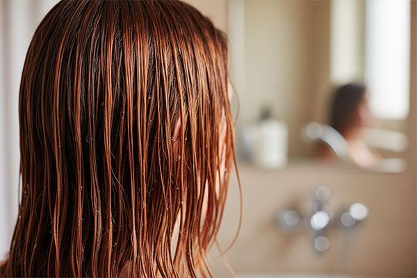 موهای رنگ‌شده درخشان پس از استفاده از شامپو اویکالر اویدرم