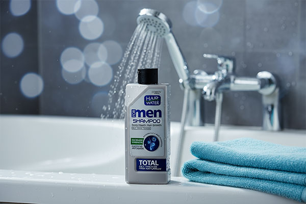 شامپو آقایان توتال کامان در فضای حمام