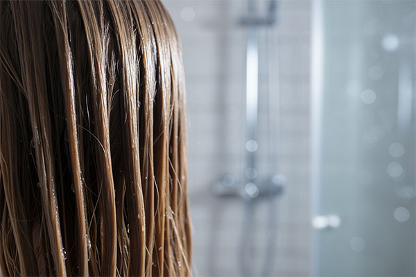 موهای نرم و درخشان پس از استفاده از شامپو موی خشک لافارر