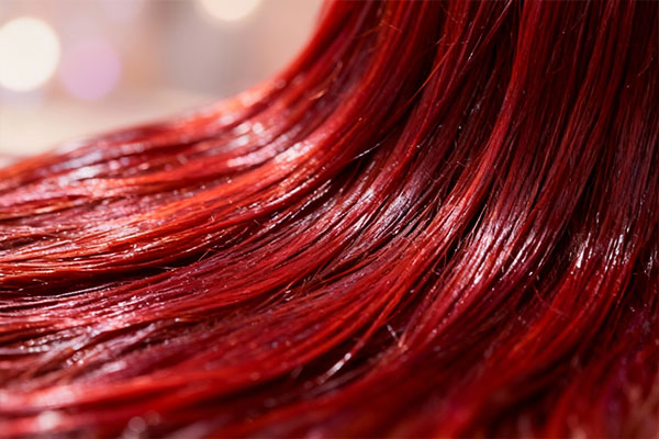 موهای رنگ شده درخشان با شامپو موی رنگ شده کاتوس