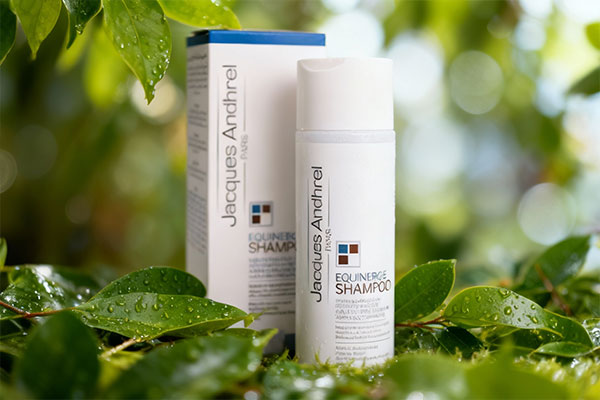 شامپو ضد شوره موهای چرب ژاک آندرل با عناصر طبیعی