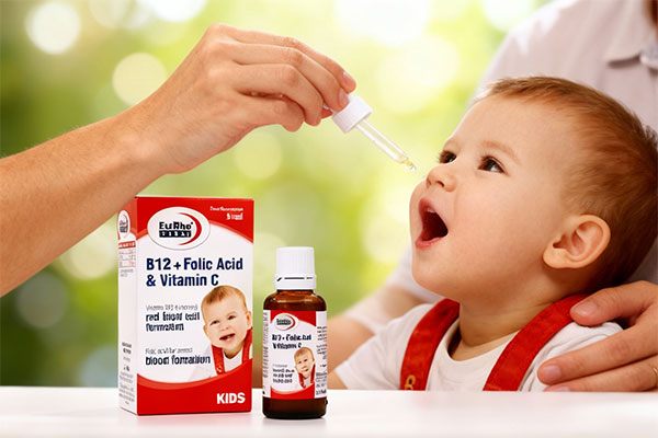 دادن قطره ب12 و فولیک اسید و ویتامین سی به کودک