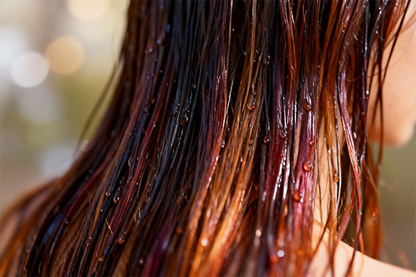 موهای رنگ‌شده درخشان پس از استفاده از شامپو استم سل