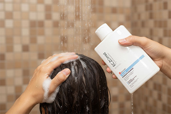 استفاده از شامپو اگزومید سی گل برای پوست سر خشک