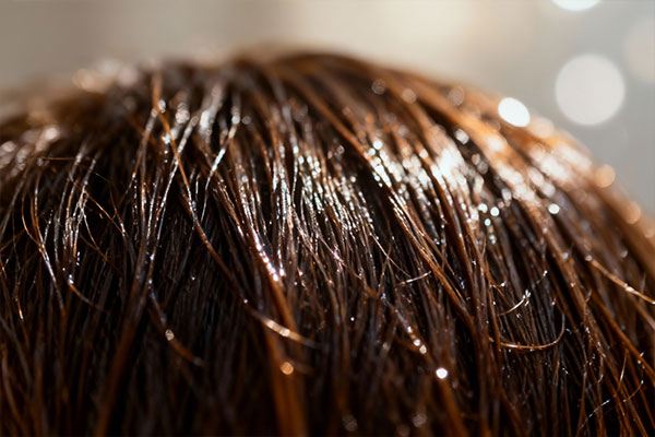 نرمی و لطافت مو با شامپو زغالی کلیر