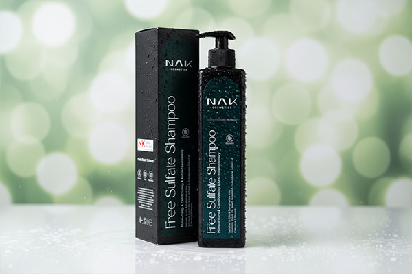نمای نزدیک شامپو فری سولفات ناک برای موهای چرب